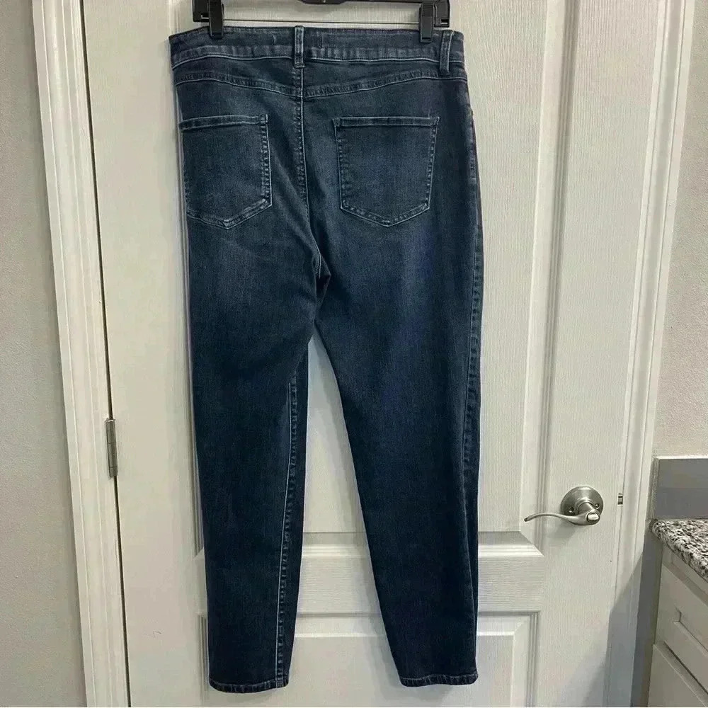 Distressed Denim Jeans with Fabric Underlay - Picture 11 of 11